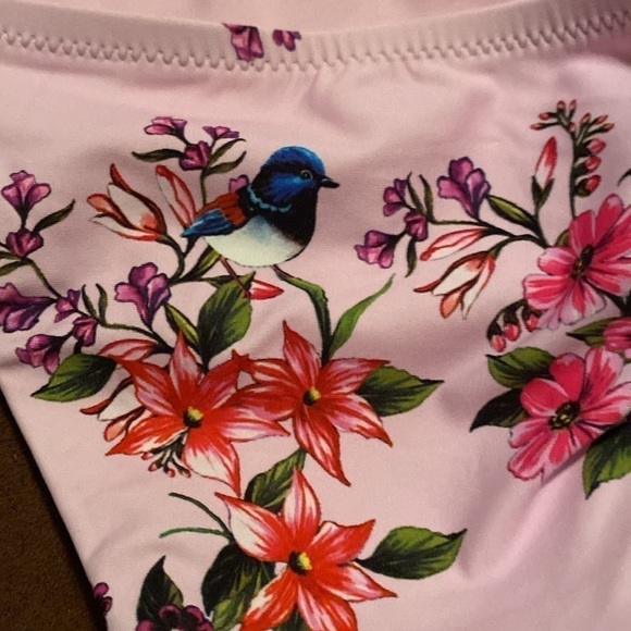 Nanette Lapore scoop swim with Shade and shore top (Sm-Med), bottoms size 8 - Picture 5 of 14